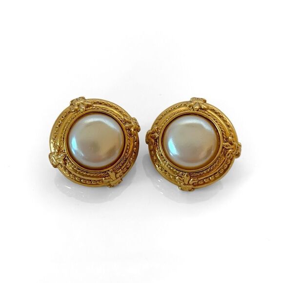 Vintage Faux Pearl Gold Circular Clip Earrings - Picture 1 of 7